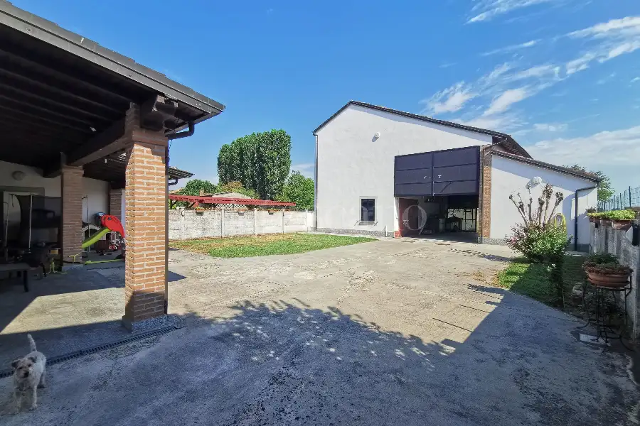 Casa Indipendente in vendita di 260 mq a €175.000 (rif. 6/2026)