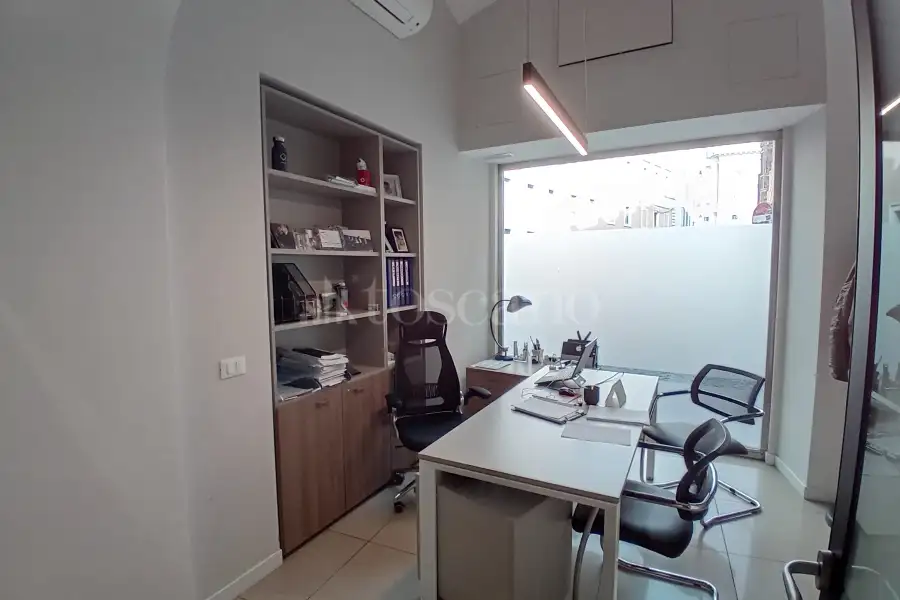 Negozio in vendita di 240 mq a €2.390.000 (rif. 9/2023)