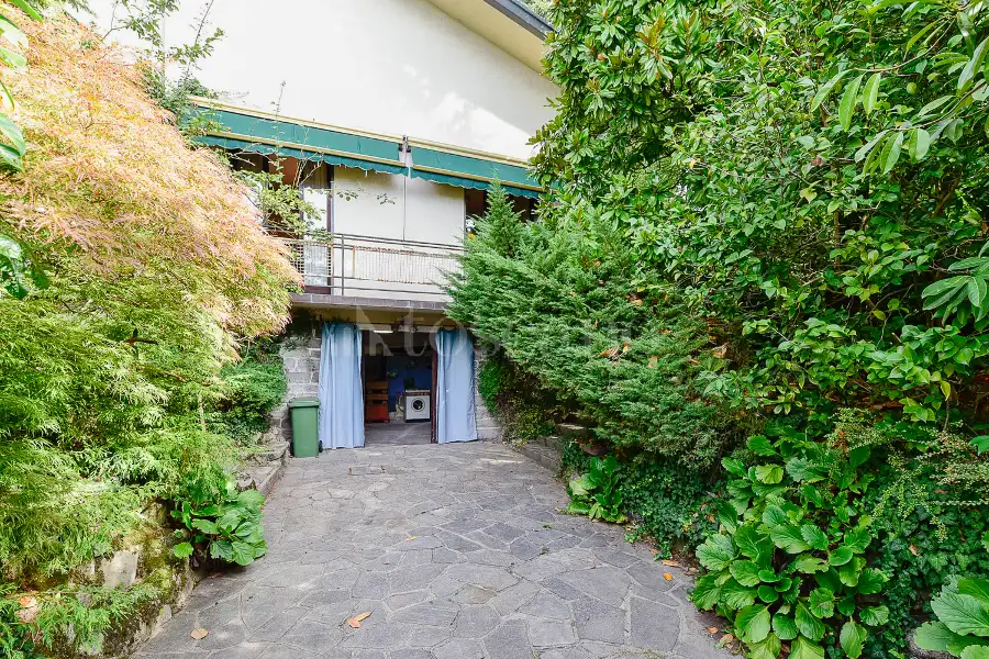 Villa in vendita di 240 mq a €440.000 (rif. 35/2026)
