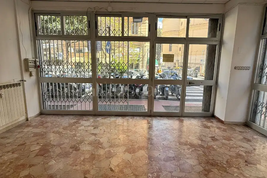 Negozio in vendita di 50 mq a €220.000 (rif. 29/2026)