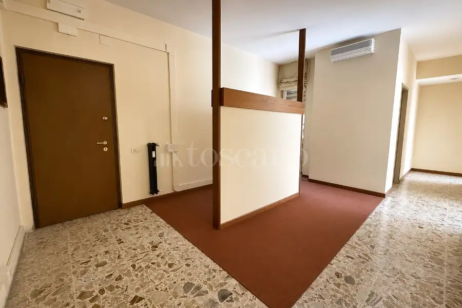 Ufficio in affitto di 80 mq a €1.100 (rif. 31/2026)
