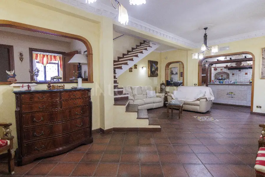 Villa Bifamiliare in vendita di 310 mq a €799.000 (rif. 31/2025)