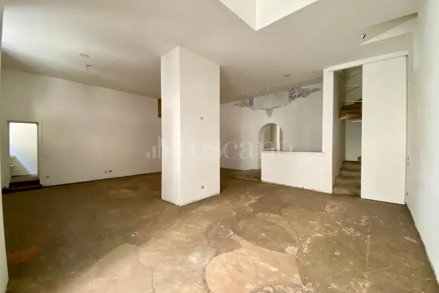 Laboratorio in vendita di 213 mq a €260.000 (rif. 12/2026)