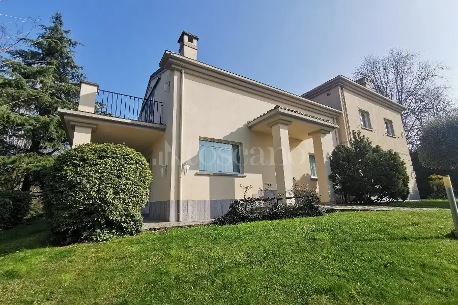 Casale in vendita di 600 mq a €1.400.000 (rif. 32/2026)