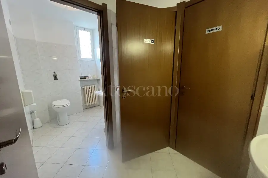 Negozio in vendita di 140 mq a €299.000 (rif. 25/2026)