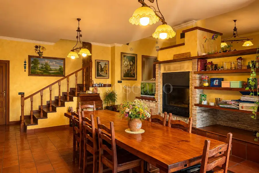 Villa in vendita di 920 mq a €899.000 (rif. 48/2026)