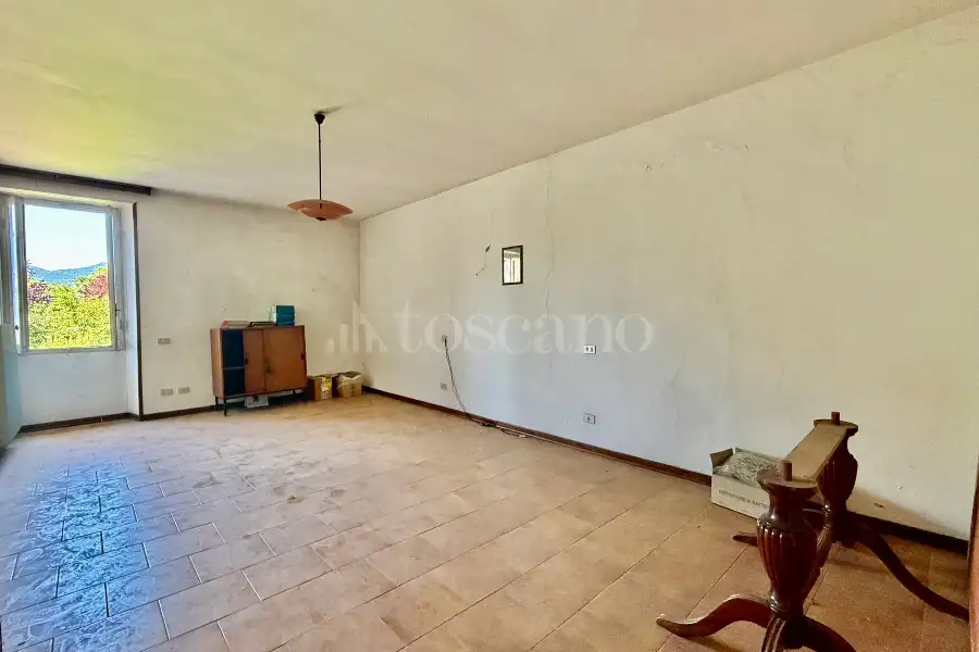 Casa Indipendente in vendita di 400 mq a €315.000 (rif. 41/2026)