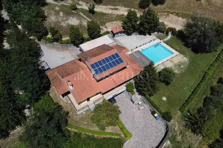 Villa in vendita di 300 mq a €825.000 (rif. 24/2025)