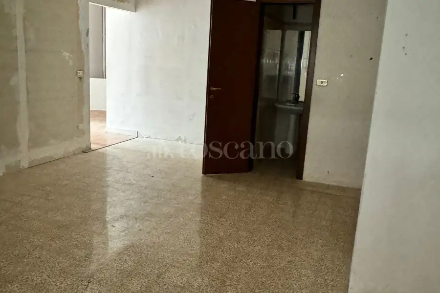Negozio in vendita di 140 mq a €240.000 (rif. 121/2024)