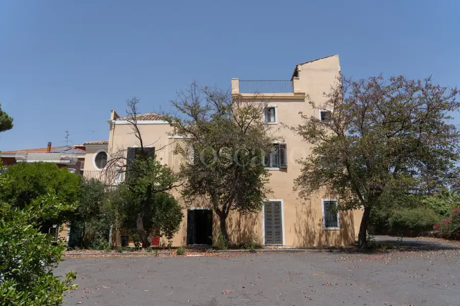 Villa in vendita di 420 mq a €1.050.000 (rif. 127/2025)