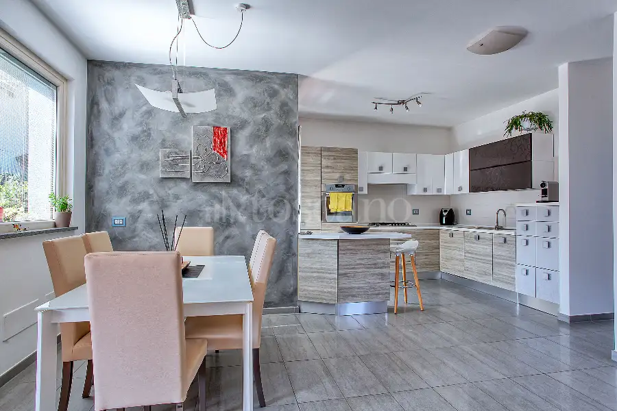 Villa in vendita di 275 mq a €820.000 (rif. 48/2026)