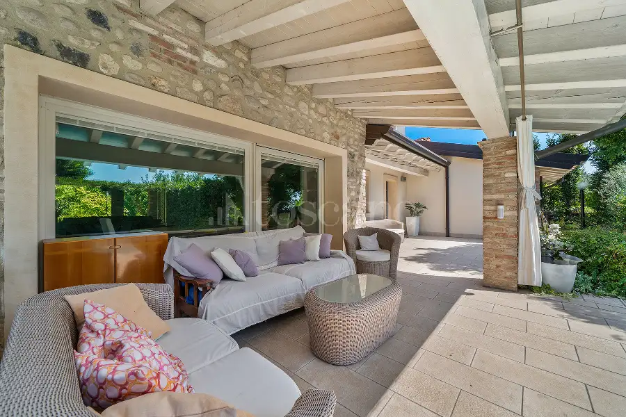 Villa in vendita di 350 mq a €970.000 (rif. 41/2026)
