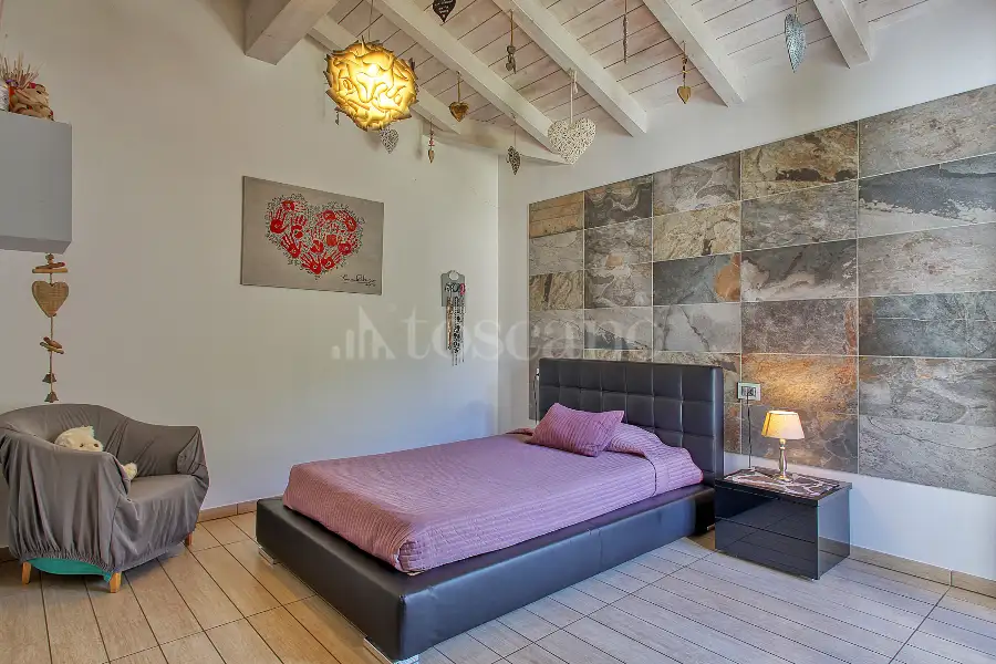 Villa in vendita di 275 mq a €820.000 (rif. 48/2026)