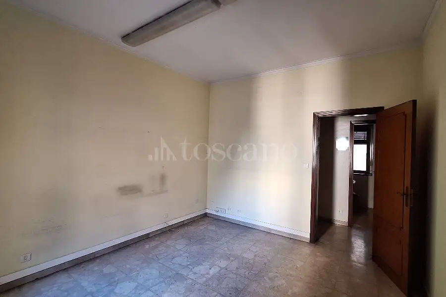 Ufficio in vendita di 175 mq a €245.000 (rif. 167/2026)