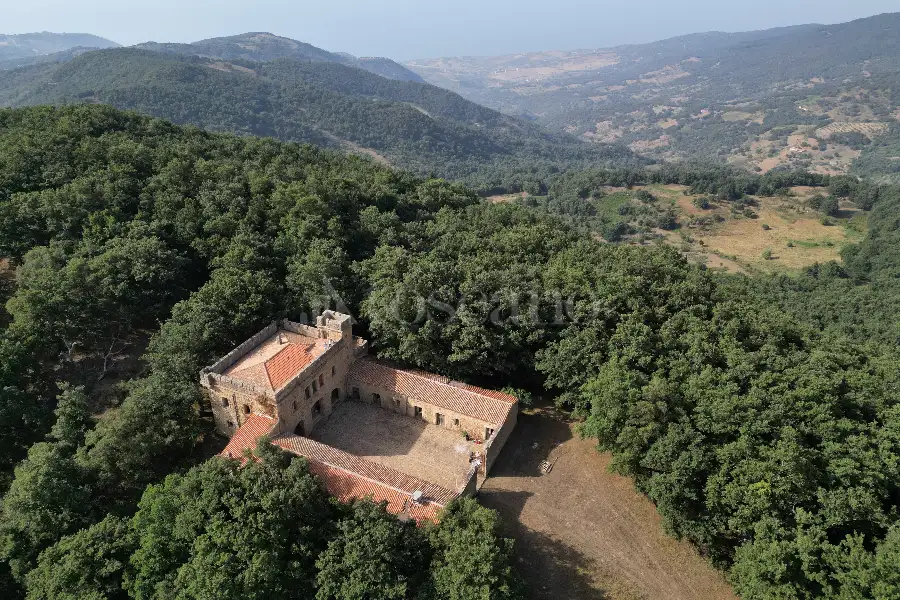Casale in vendita di 860 mq trattativa riservata (rif. 258/2025)