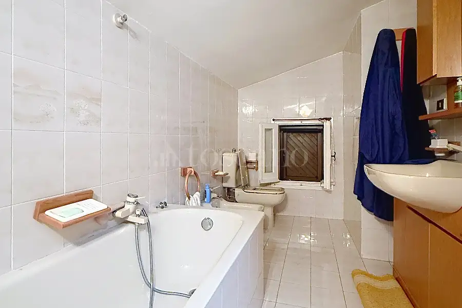 Casa Indipendente in vendita di 235 mq a €244.000 (rif. 83/2026)