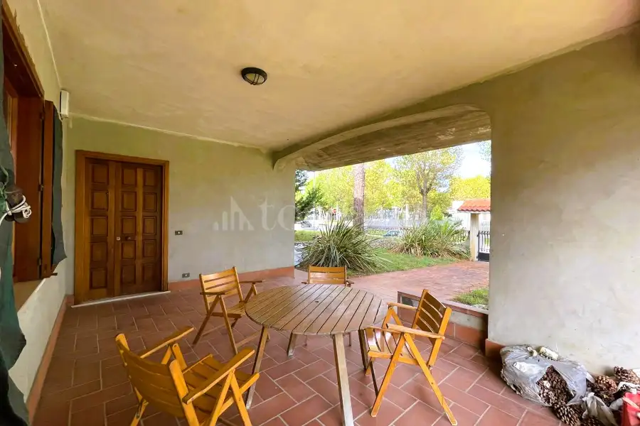 Villa in vendita di 305 mq a €650.000 (rif. 12/2025)