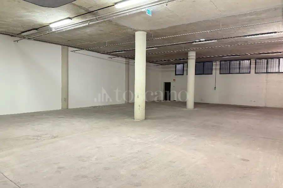 Magazzino in vendita di 300 mq a €70.000 (rif. 27/2025)