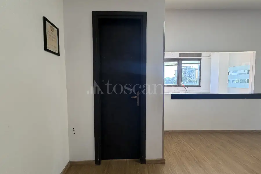Ufficio in affitto di 150 mq a €1.200 (rif. 41/2026)