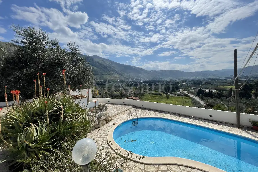 Villa in vendita di 98 mq a €379.000 (rif. 44/2026)