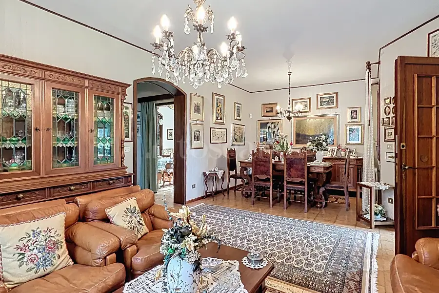 Villa in vendita di 342 mq a €430.000 (rif. 196/2025)