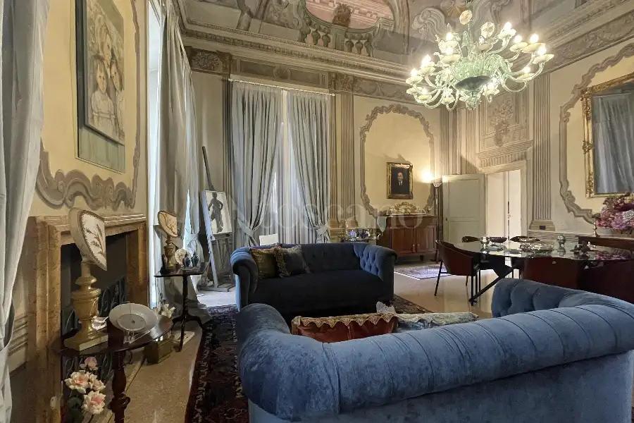 Casa in vendita di 200 mq a €1.800.000 (rif. 16/2024)