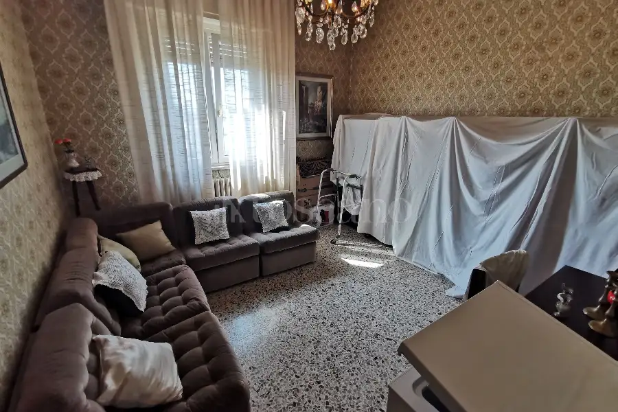 Casa Indipendente in vendita di 210 mq a €160.000 (rif. 5/2026)