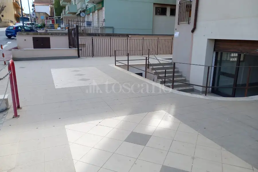 Negozio in vendita di 63 mq a €99.000 (rif. 15/2026)