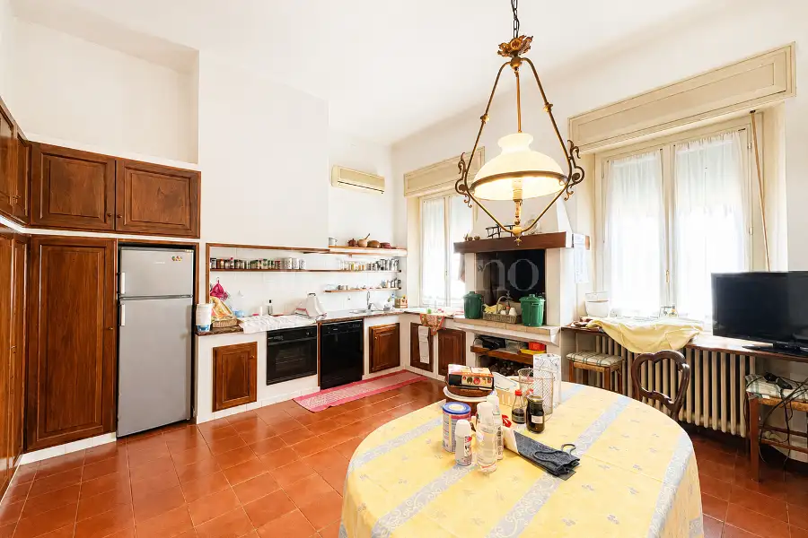 Casa Indipendente in vendita di 350 mq a €430.000 (rif. 27/2026)