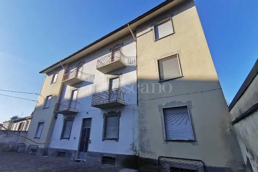 Palazzo in vendita di 510 mq a €240.000 (rif. 39/2026)