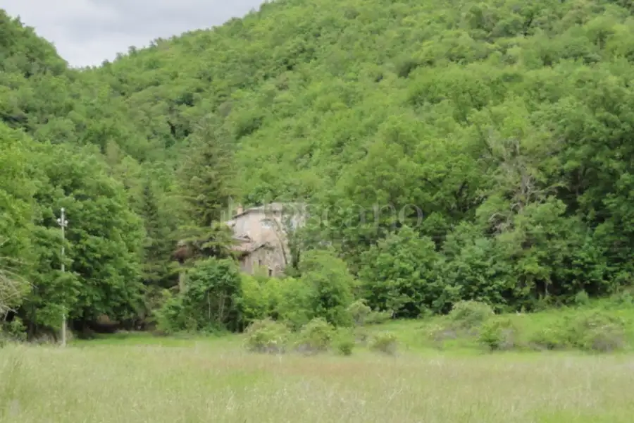 Casale in vendita di 430 mq a €275.000 (rif. 11/2021)