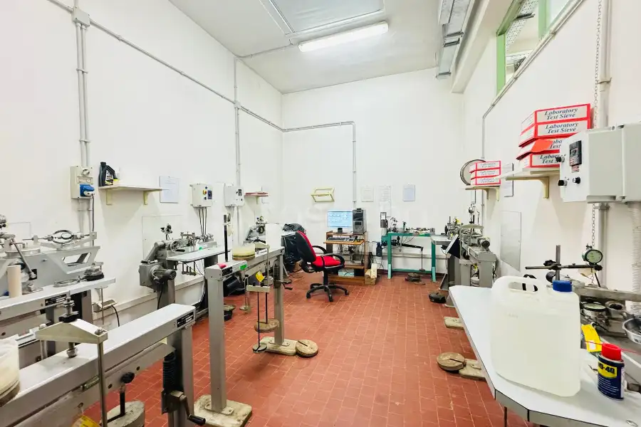 Laboratorio in vendita di 502 mq a €1.250.000 (rif. 21/2026)