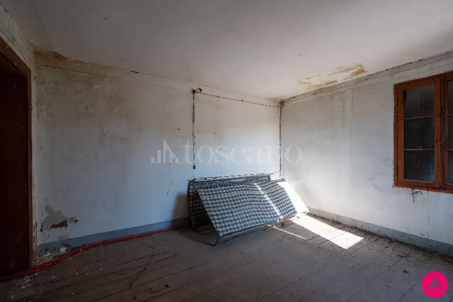 Rustico in vendita di 265 mq a €80.000 (rif. 160/2026)