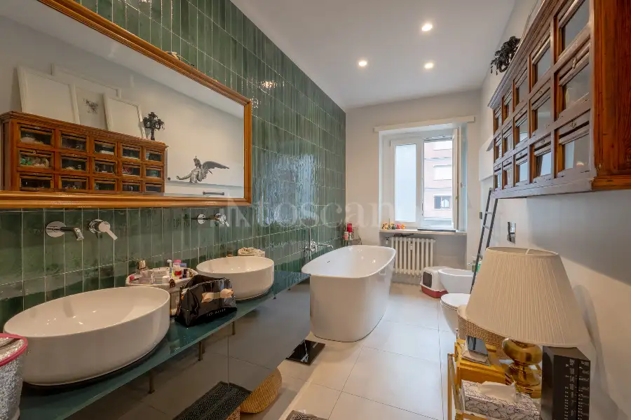 Casa in vendita di 200 mq a €700.000 (rif. 11/2025)