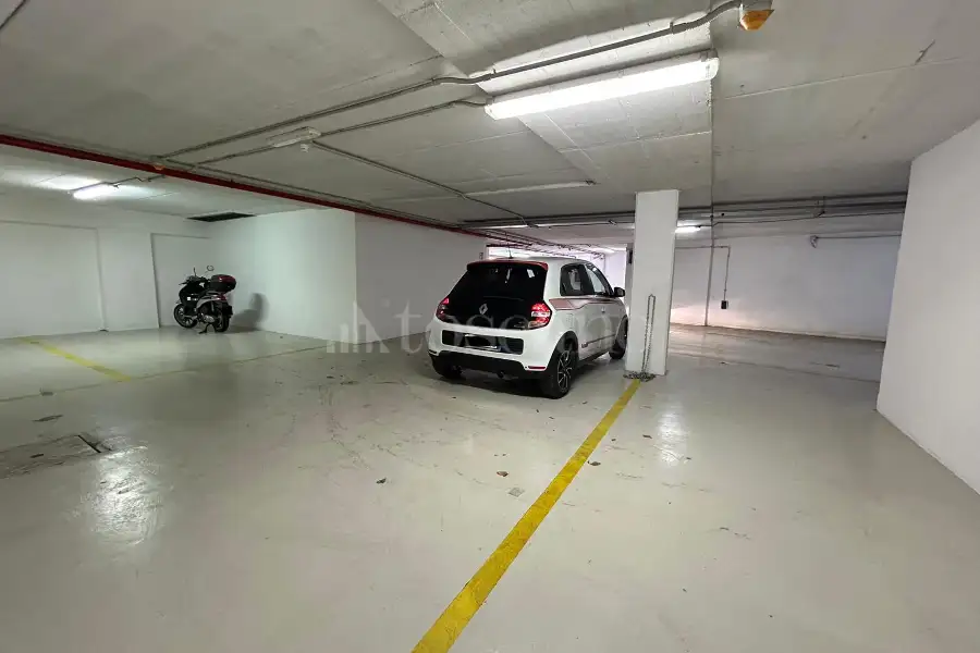Posto Auto in vendita di 100 mq a €199.000 (rif. 36/2025)
