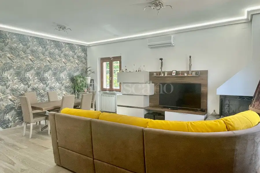 Villa Plurifamiliare in vendita di 180 mq a €399.000 (rif. 22/2025)