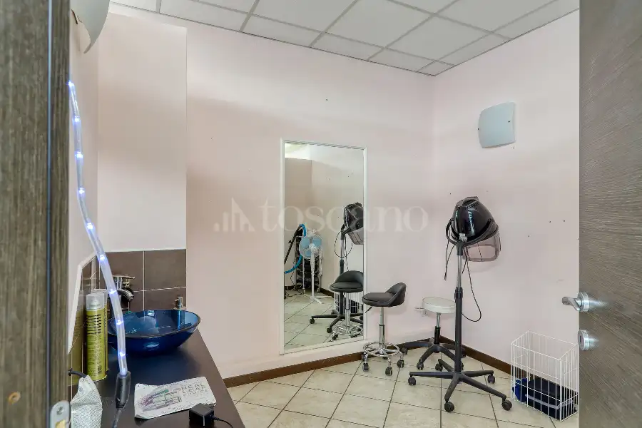 Negozio in vendita di 140 mq a €160.000 (rif. 100/2026)