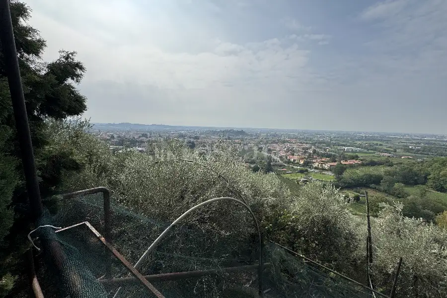 Villa in vendita di 250 mq a €1.350.000 (rif. 9/2026)