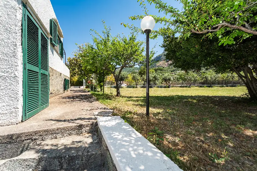 Villa in vendita di 230 mq a €1.200.000 (rif. 2/2026)