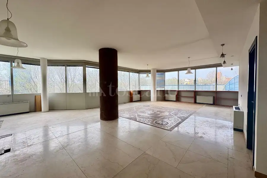 Ufficio in vendita di 115 mq a €350.000 (rif. 7/2026)