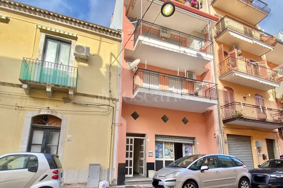 Posto Moto in vendita di 110 mq a €68.000 (rif. 4/2026)