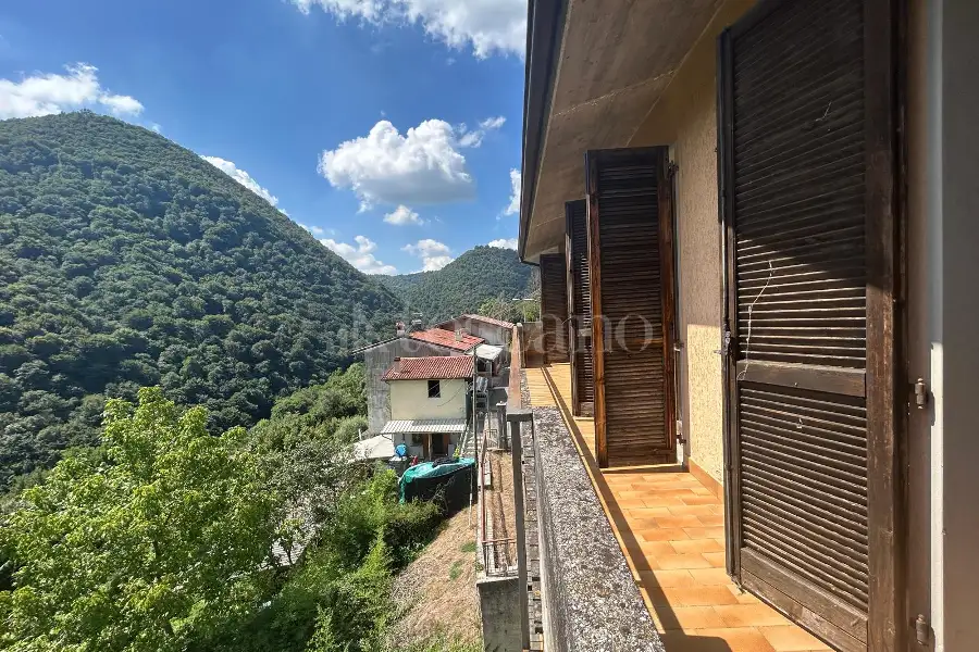 Villa Bifamiliare in vendita di 202 mq a €110.000 (rif. 57/2026)