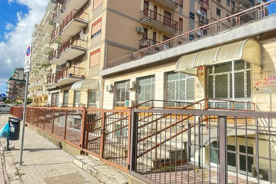 Ufficio in vendita di 845 mq a €370.000 (rif. 63/2025)