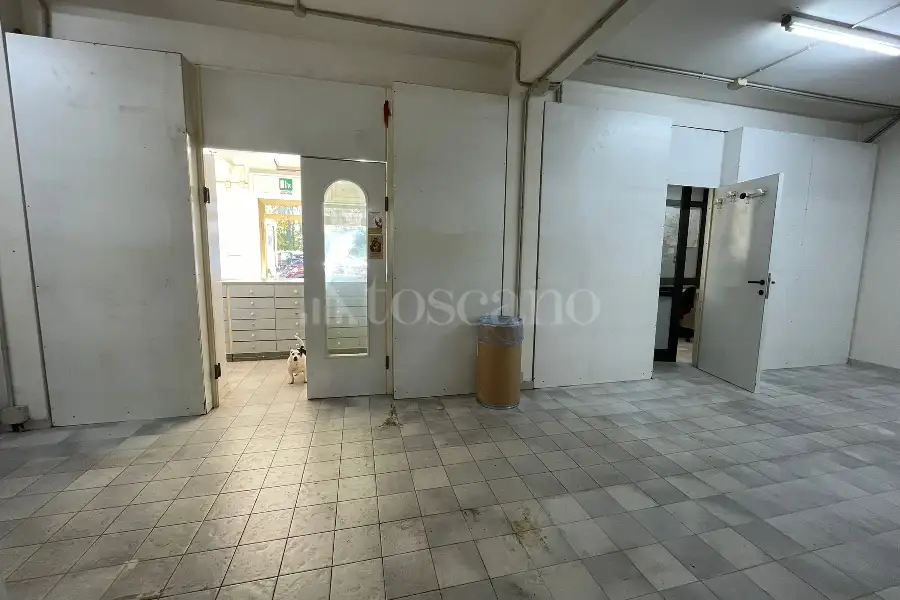 Negozio in affitto di 120 mq a €1.300 (rif. 185/2023)
