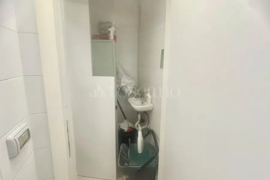 Negozio in affitto di 58 mq a €900 (rif. 34/2025)