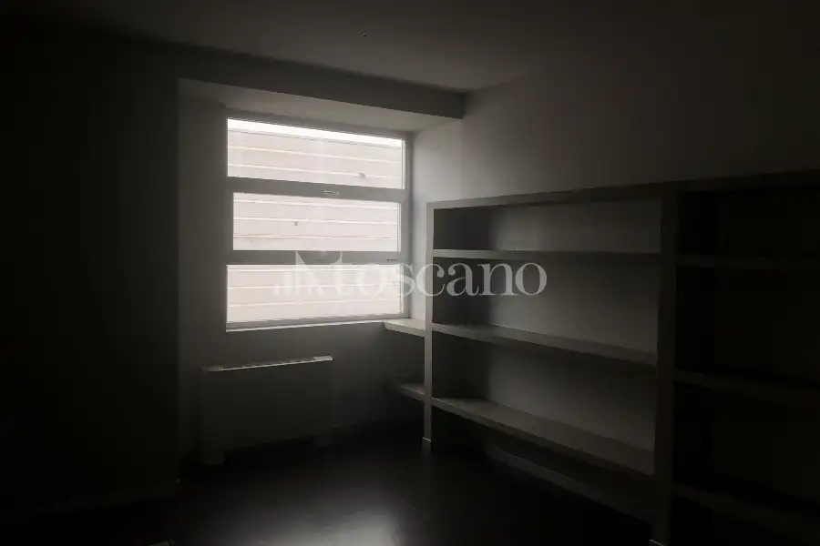 Ufficio in vendita di 280 mq a €190,000 (rif. BL6149VE)