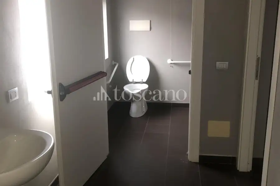 Ufficio in vendita di 280 mq a €190,000 (rif. BL6149VE)