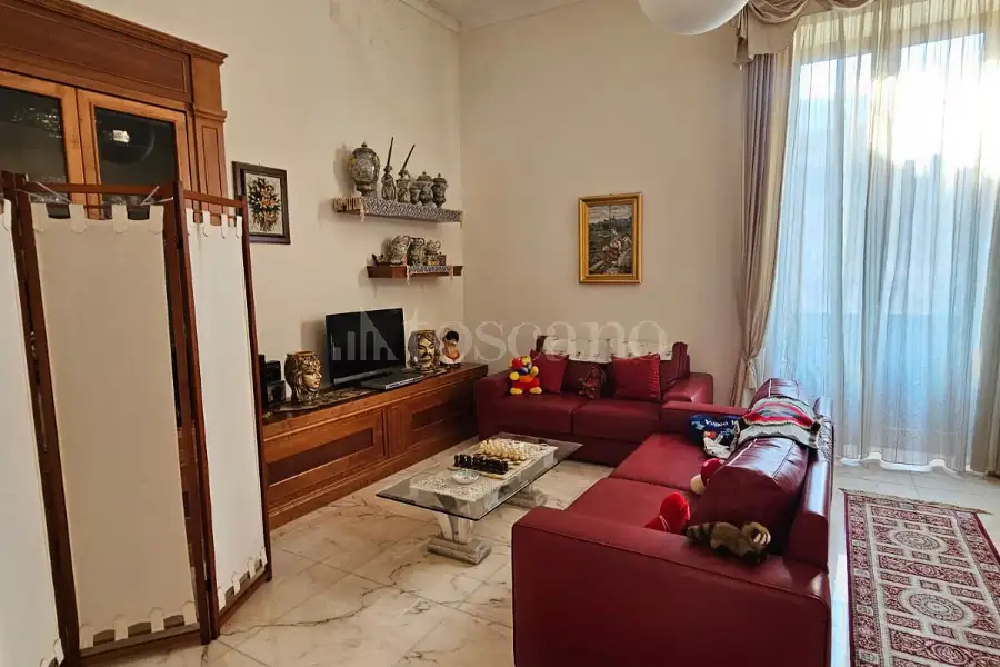 Attico in vendita di 350 mq a €780.000 (rif. 38/2026)