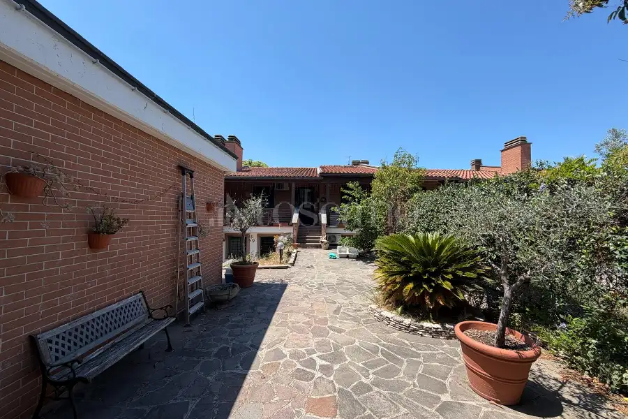 Villino a Schiera in vendita di 200 mq a €599.000 (rif. 45/2026)