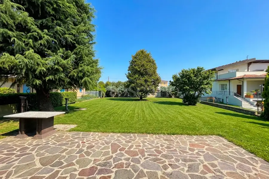 Villa in vendita di 400 mq a €520.000 (rif. 13/2026)